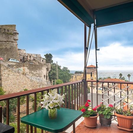 Apartamento Rivierarent Moma 100 Metri Dal Mare Finale Ligure Exterior foto