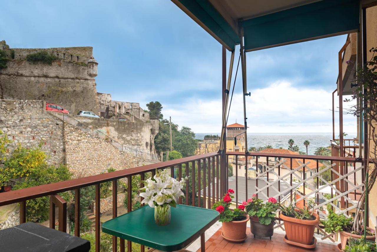 Apartamento Rivierarent Moma 100 Metri Dal Mare Finale Ligure Exterior foto