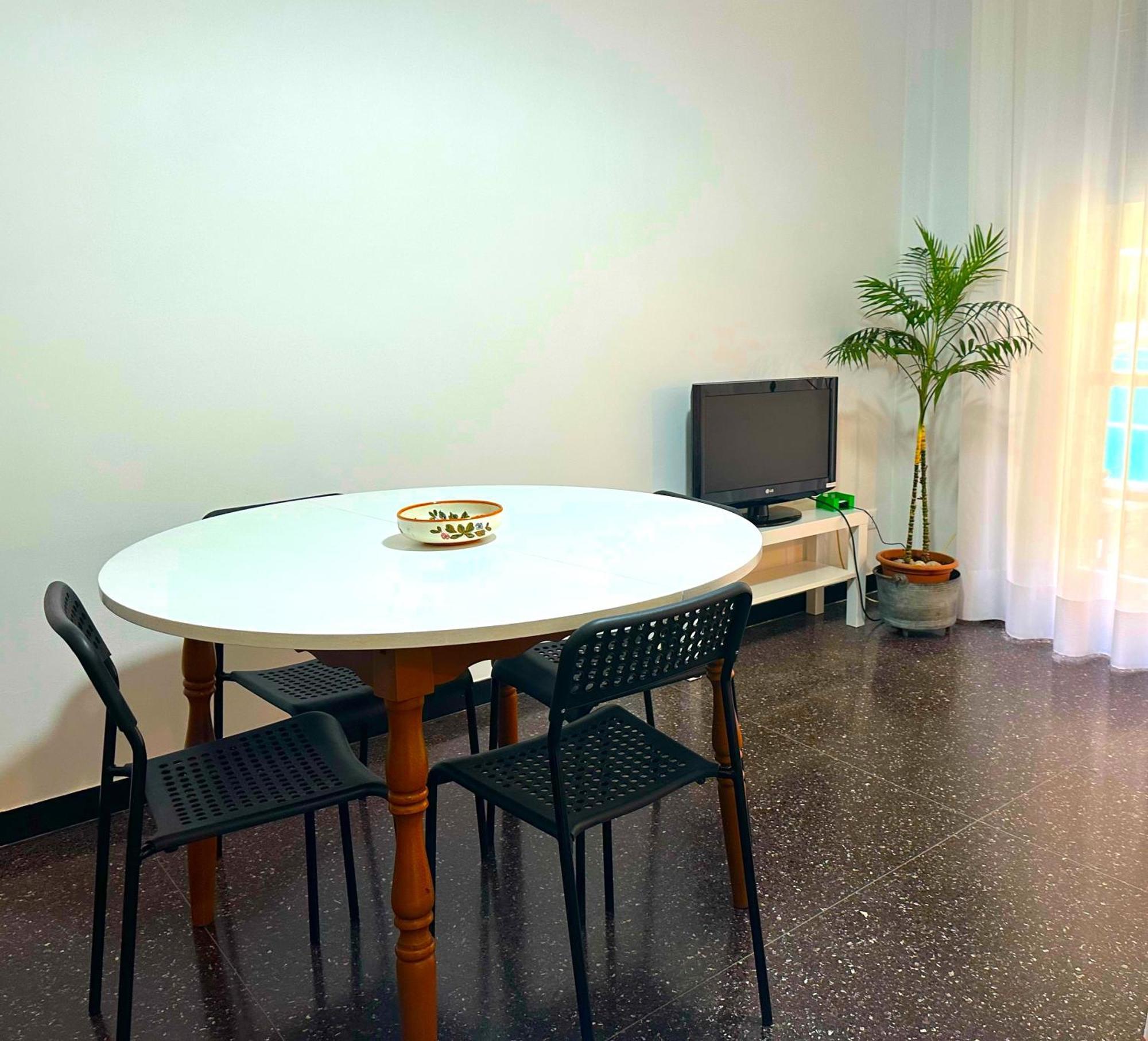 Apartamento Rivierarent Moma 100 Metri Dal Mare Finale Ligure Exterior foto